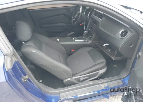 2014 Ford Mustang V6 z USA, uszkodzony, nr VIN 1ZVBP8AM6E5283340